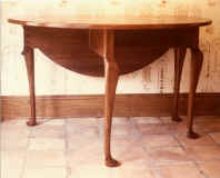 queenanne_table72.jpg (169032 bytes)